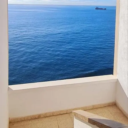 Frontline Διαμέρισμα