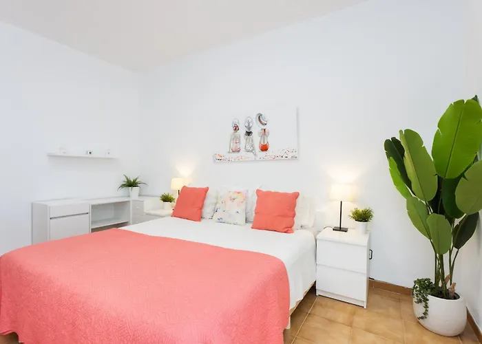 海滩前线公寓 *