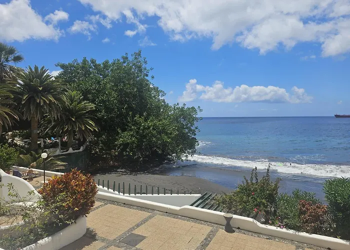 海滩前线公寓 *