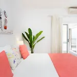 Frontline Apartmán *